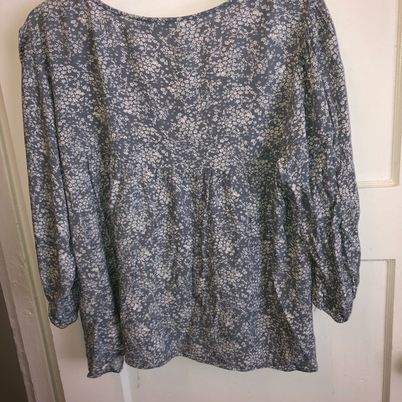 Women's Ricki’s Blue Floral Top xl. Rayon fabric makes it cool wearing - Picture 7 of 10